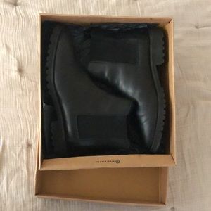 Chelsea leather black boots